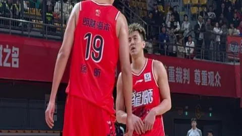 波尔津吉斯透露脚踝手术，预计12月回归赛场