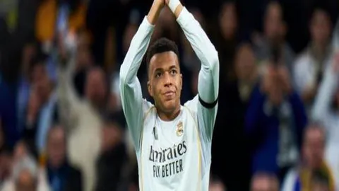 梁靖崑险胜林诗栋，4-3挺进深圳亚乒赛男单决赛